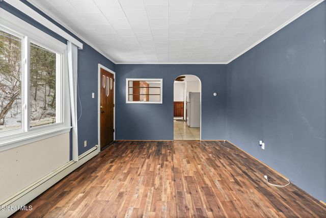 164 Cranes Hollow Road, Amsterdam, NY 12010