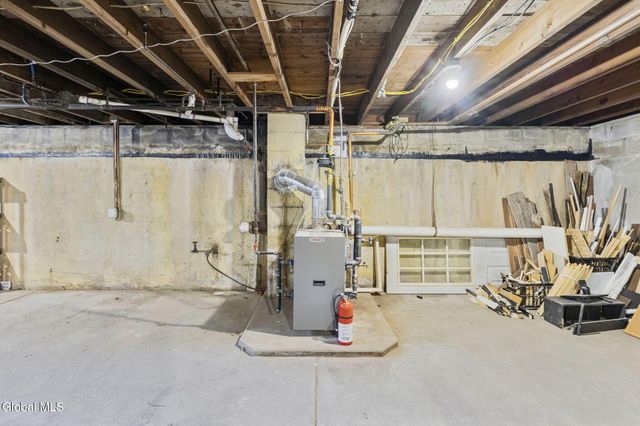 164 Cranes Hollow Road, Amsterdam, NY 12010