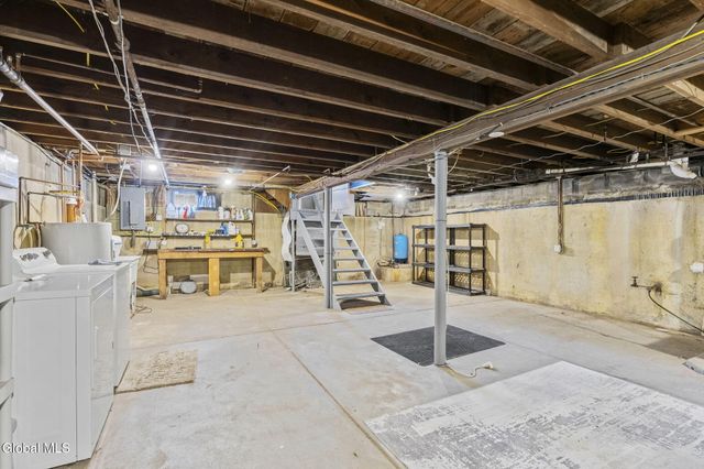 164 Cranes Hollow Road, Amsterdam, NY 12010