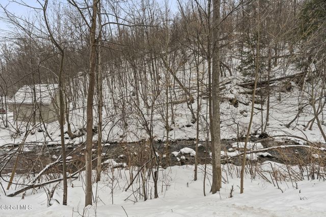 164 Cranes Hollow Road, Amsterdam, NY 12010