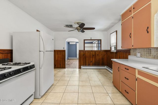 164 Cranes Hollow Road, Amsterdam, NY 12010