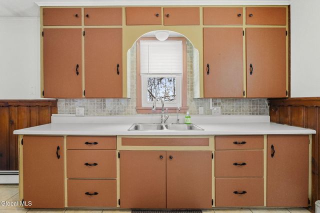 164 Cranes Hollow Road, Amsterdam, NY 12010