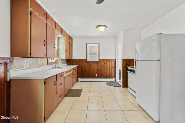 164 Cranes Hollow Road, Amsterdam, NY 12010