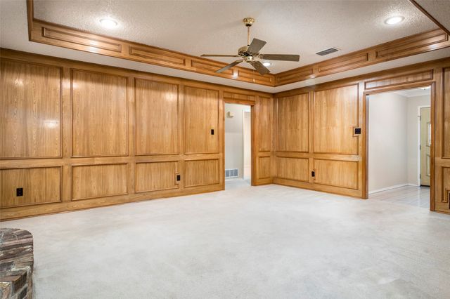 6202 Sandybrook Drive, Arlington, TX 76001