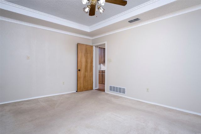 6202 Sandybrook Drive, Arlington, TX 76001