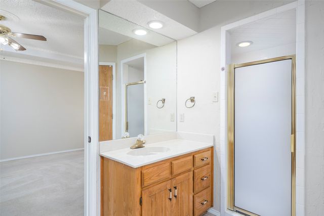 6202 Sandybrook Drive, Arlington, TX 76001