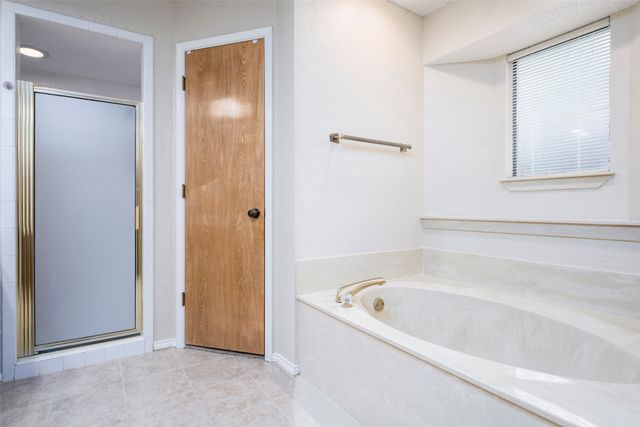 6202 Sandybrook Drive, Arlington, TX 76001