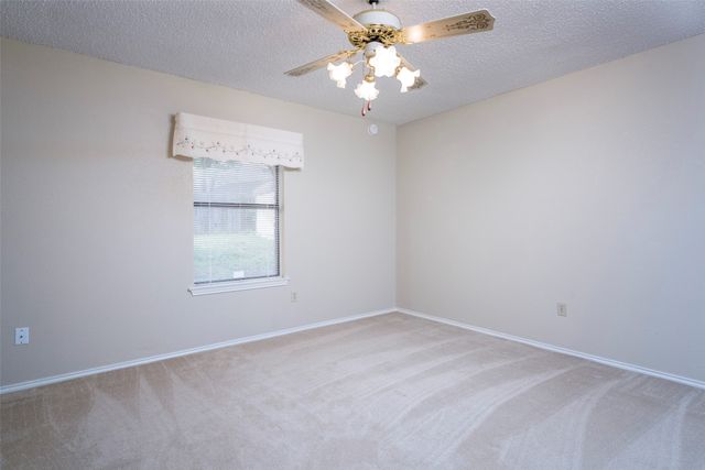 6202 Sandybrook Drive, Arlington, TX 76001