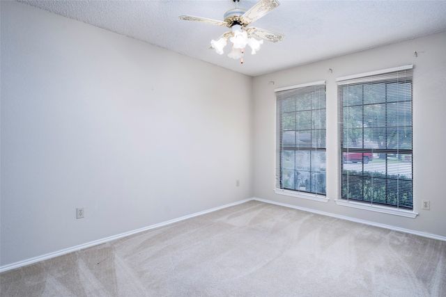 6202 Sandybrook Drive, Arlington, TX 76001