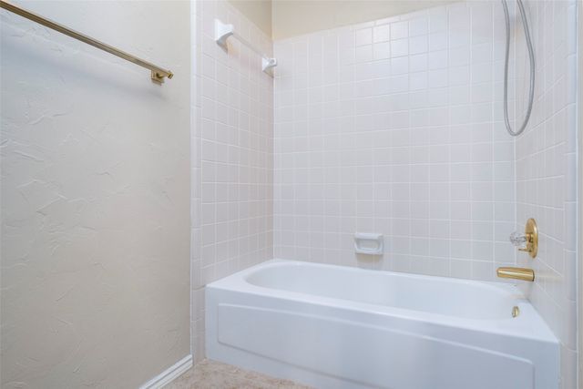 6202 Sandybrook Drive, Arlington, TX 76001