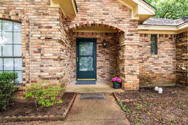 6202 Sandybrook Drive, Arlington, TX 76001