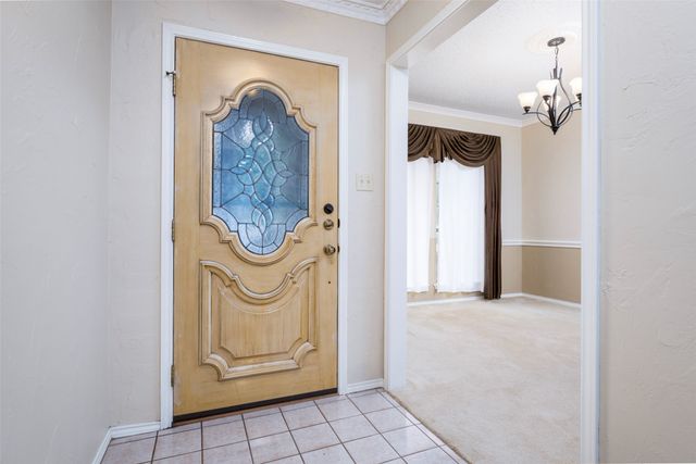 6202 Sandybrook Drive, Arlington, TX 76001
