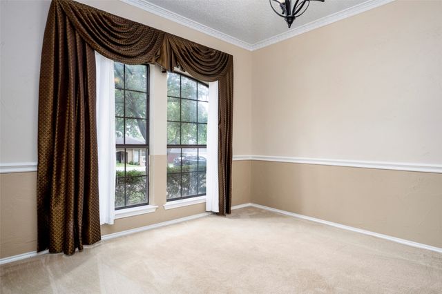 6202 Sandybrook Drive, Arlington, TX 76001