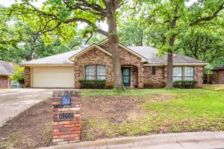 6202 Sandybrook Drive, Arlington, TX 76001