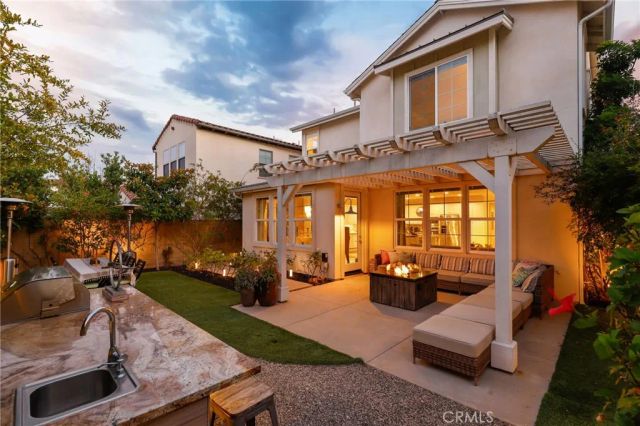 111 Bumblebee, Irvine, CA 92618
