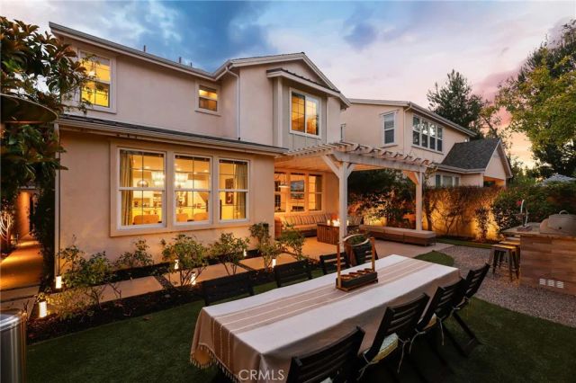 111 Bumblebee, Irvine, CA 92618