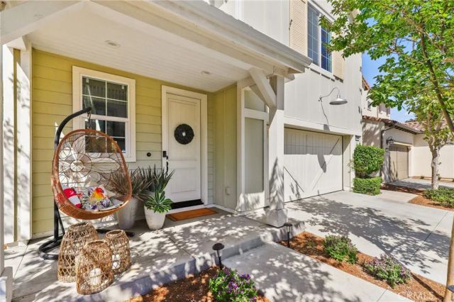 111 Bumblebee, Irvine, CA 92618