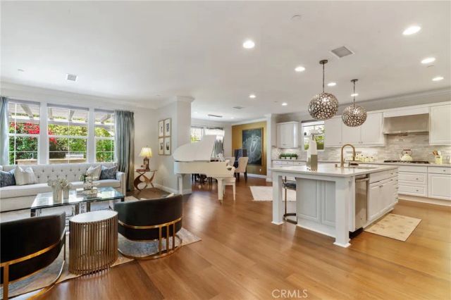 111 Bumblebee, Irvine, CA 92618