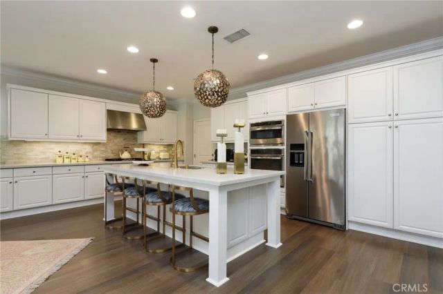 111 Bumblebee, Irvine, CA 92618