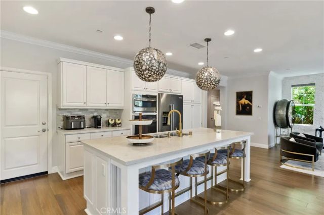 111 Bumblebee, Irvine, CA 92618
