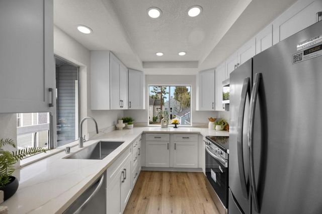 849 Portwalk Place, Redwood City, CA 94065