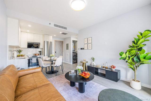 134-11 Franklin Avenue 9A, Flushing, NY 11355