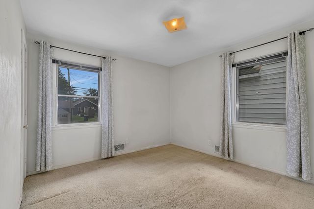 114 22nd Avenue N, Saint Cloud, MN 56303