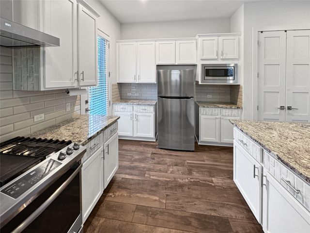 1304 Westborough LN, Leander, TX 78641