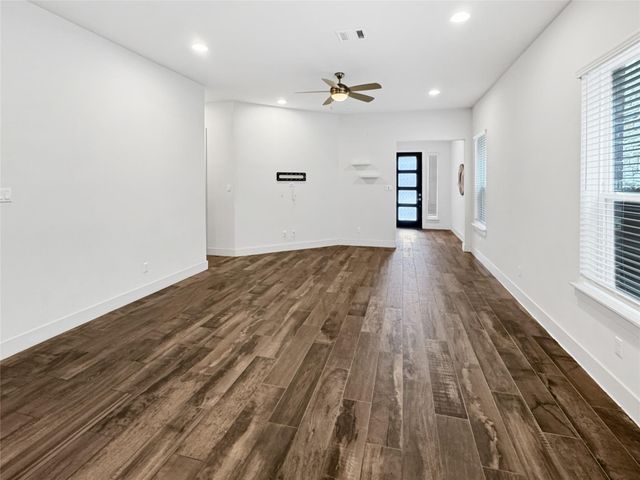 1304 Westborough LN, Leander, TX 78641