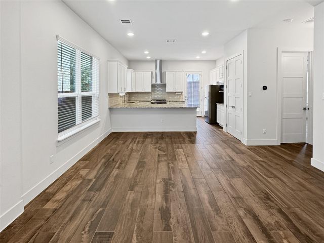 1304 Westborough LN, Leander, TX 78641