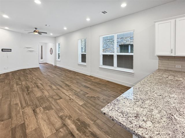 1304 Westborough LN, Leander, TX 78641