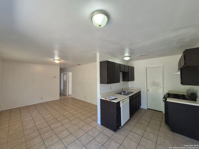 7319 Glen Cross, San Antonio, TX 78239