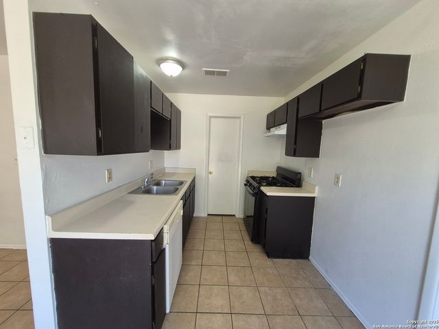 7319 Glen Cross, San Antonio, TX 78239