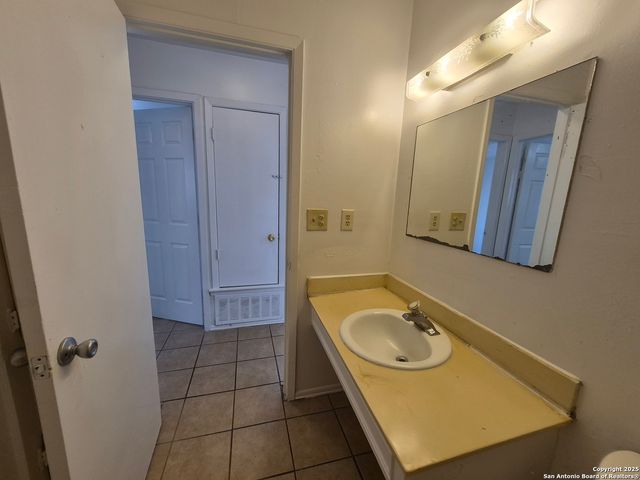 7319 Glen Cross, San Antonio, TX 78239