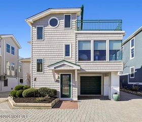 42 W Cape Cod Lane, Long Beach Twp, NJ 08008