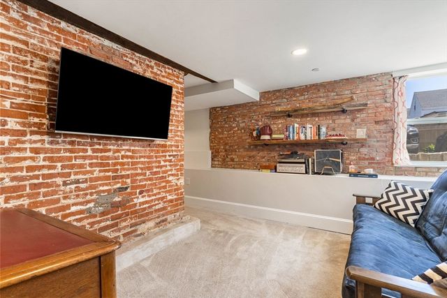 8 Osborne 1, Salem, MA 01970