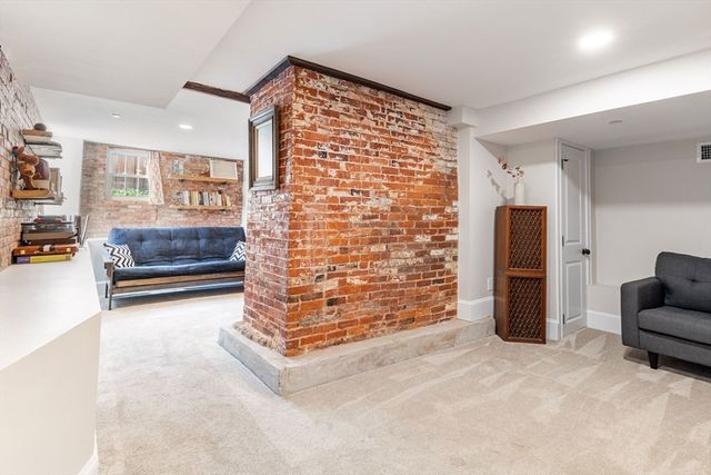 8 Osborne 1, Salem, MA 01970