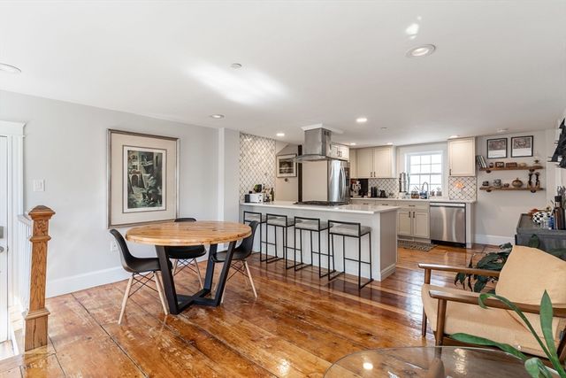 8 Osborne 1, Salem, MA 01970