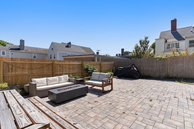 8 Osborne 1, Salem, MA 01970