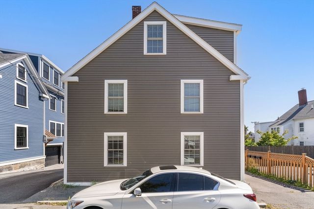 8 Osborne 1, Salem, MA 01970