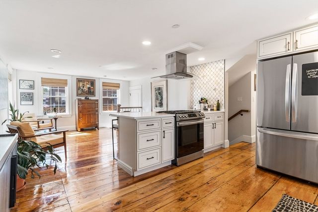 8 Osborne 1, Salem, MA 01970