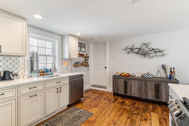 8 Osborne 1, Salem, MA 01970