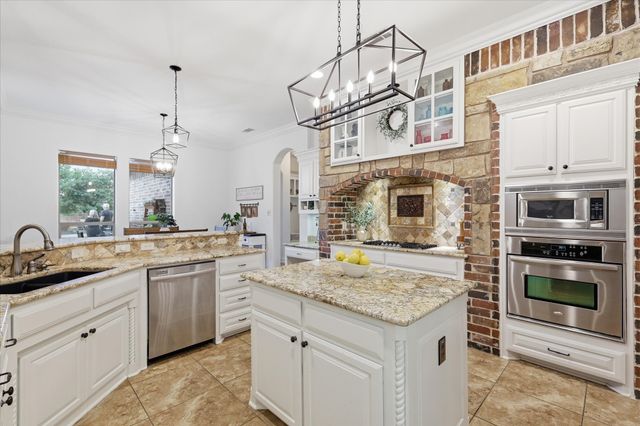 1316 Durango Springs Drive, Fort Worth, TX 76052