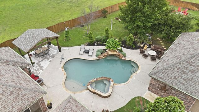 1316 Durango Springs Drive, Fort Worth, TX 76052