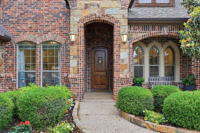 1316 Durango Springs Drive, Fort Worth, TX 76052