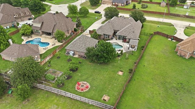 1316 Durango Springs Drive, Fort Worth, TX 76052