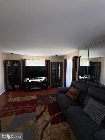 152 RENNARD ST, Philadelphia, PA 19116