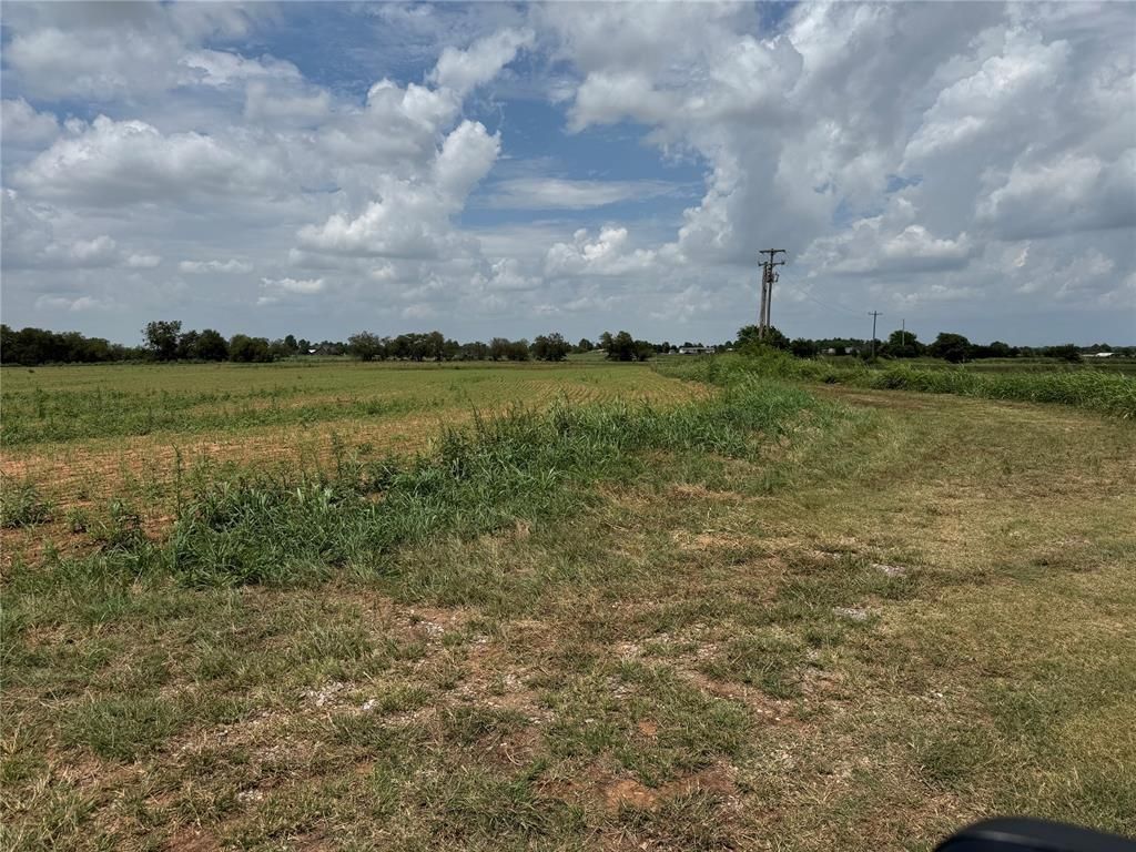 Image 14 of property listing at SW 44th Street, Yukon, OK 73099