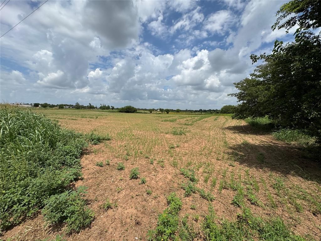 Image 5 of property listing at SW 44th Street, Yukon, OK 73099