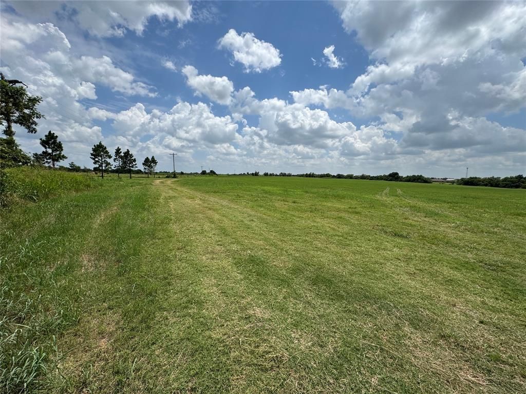 Image 6 of property listing at SW 44th Street, Yukon, OK 73099